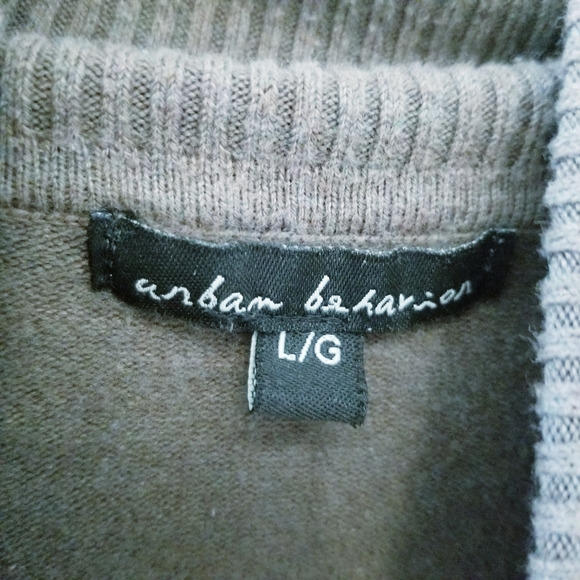 3/$45 Urban Behavior | Grey Tan Cotten Turtleneck Top Sweater - Picture 4 of 5